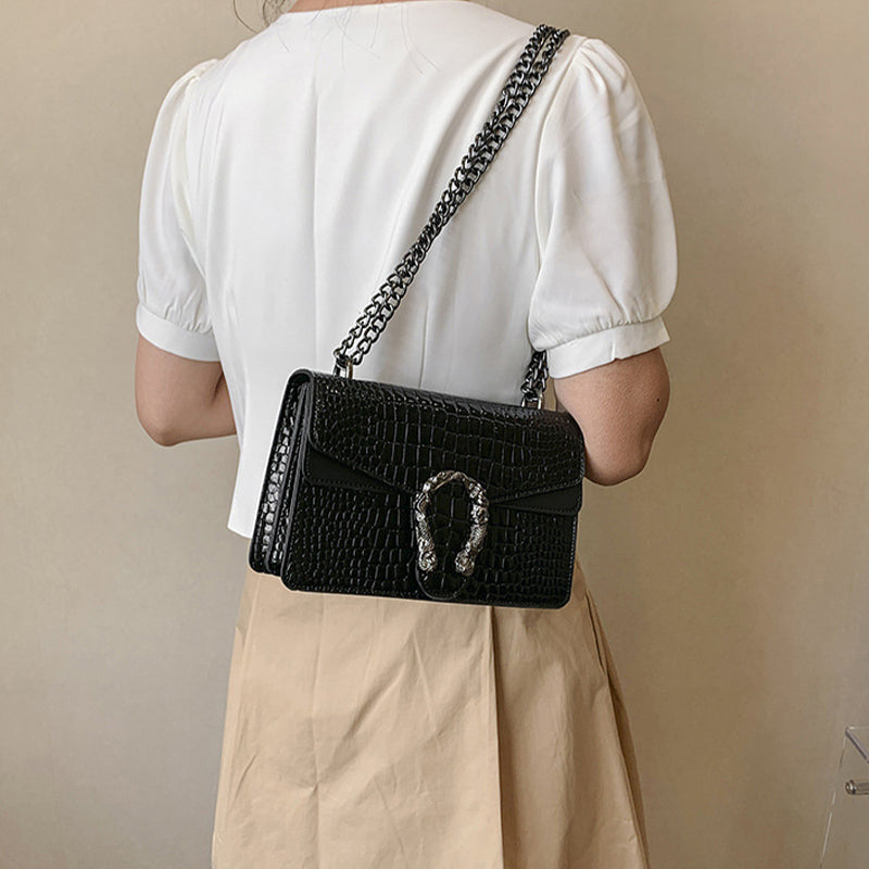 Chain shoulder bag