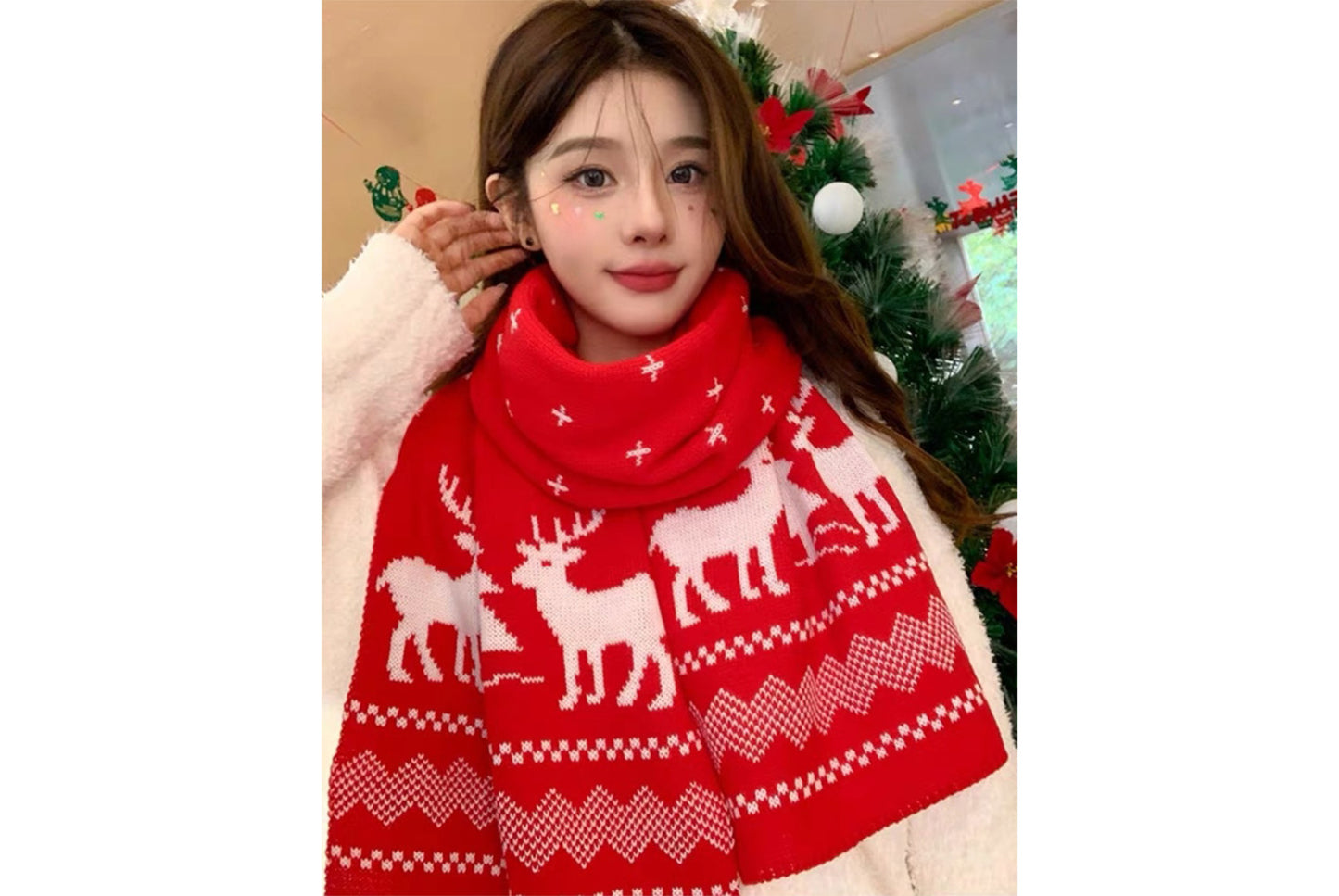 **Christmas Reindeer Knit Scarf (Three Colors Available)**