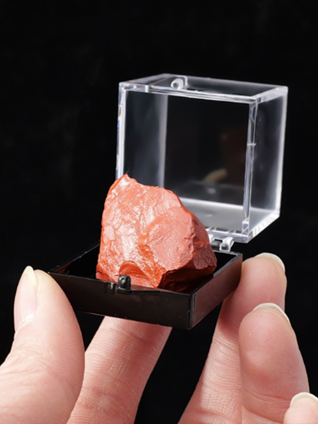 Natural crystal ore specimen collection box