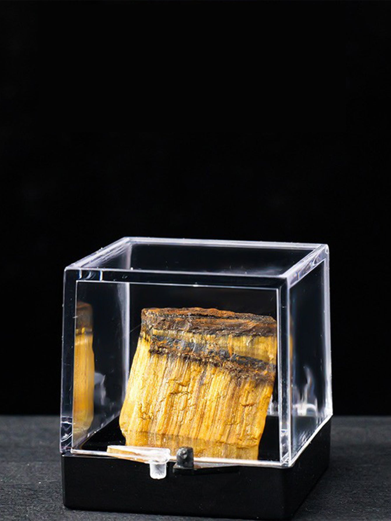 Natural crystal ore specimen collection box