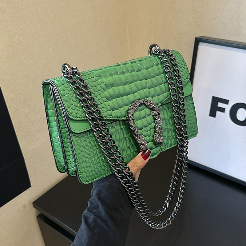 Chain shoulder bag