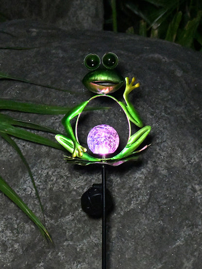Solar Frog Iron Ground Light