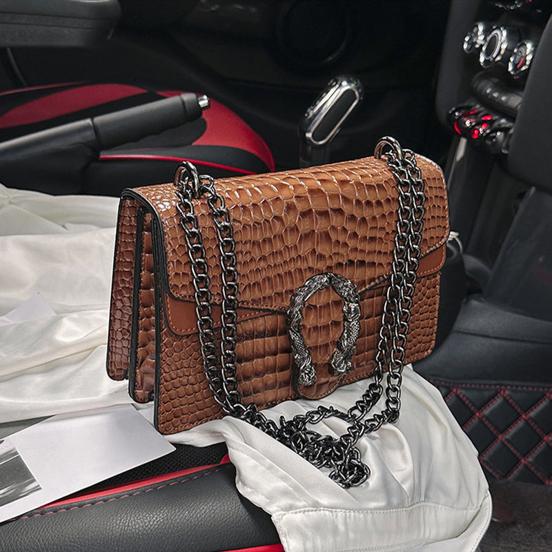 Chain shoulder bag