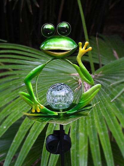 Solar Frog Iron Ground Light