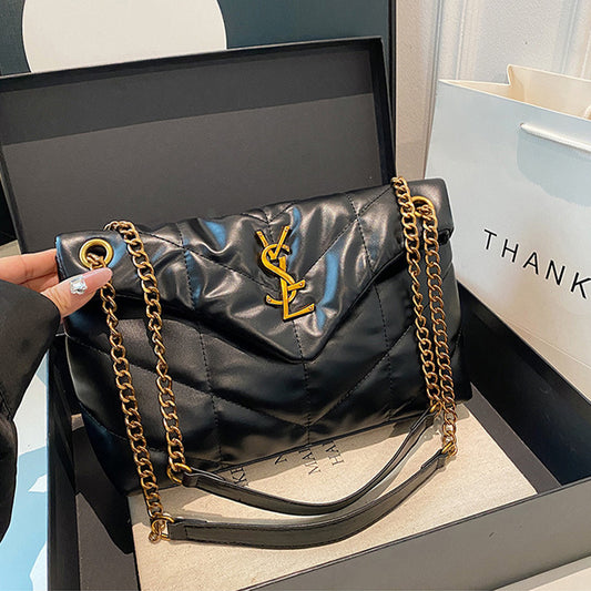 Black diamond chain bag