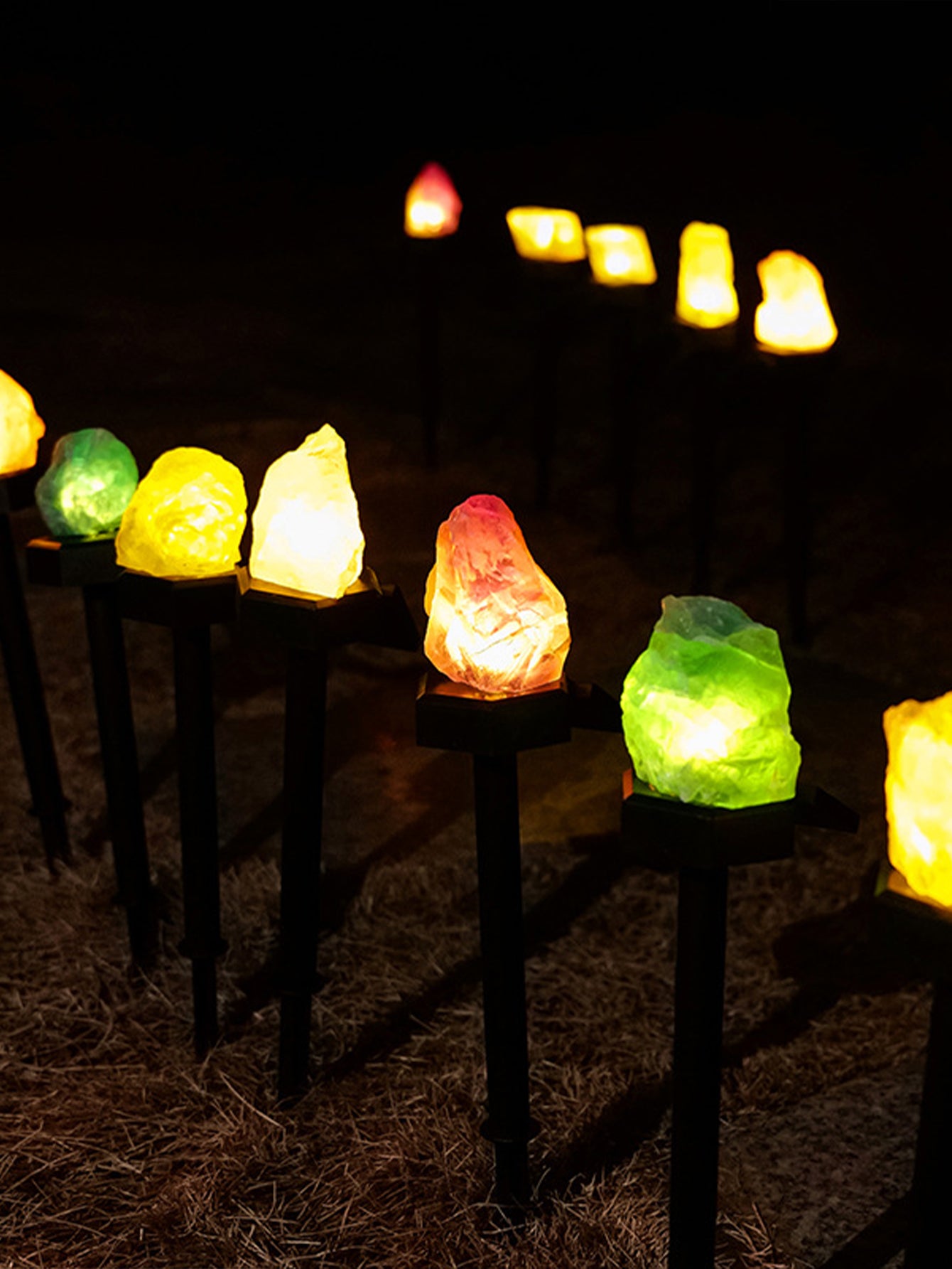 Natural crystal solar lawn light