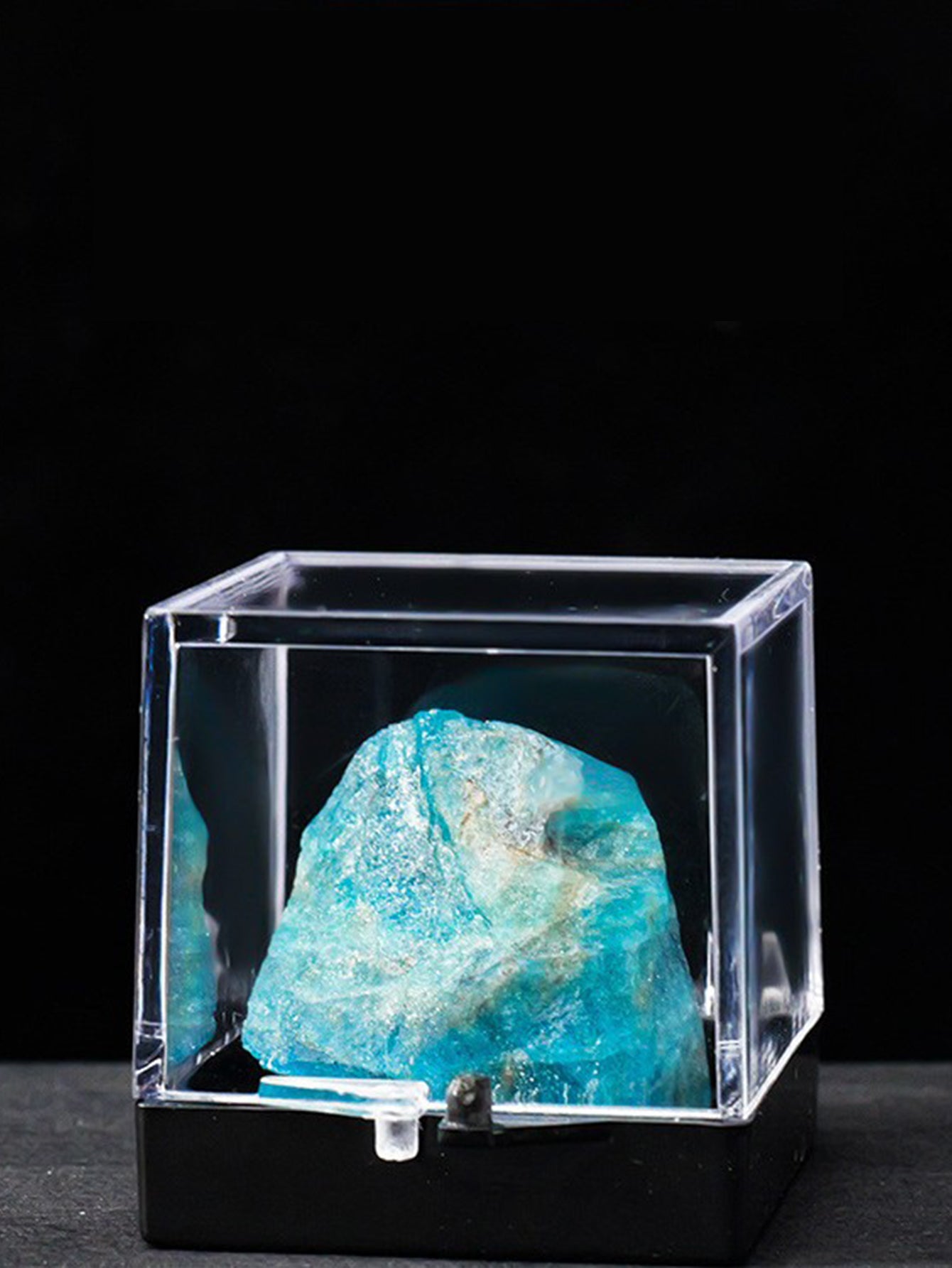 Natural crystal ore specimen collection box
