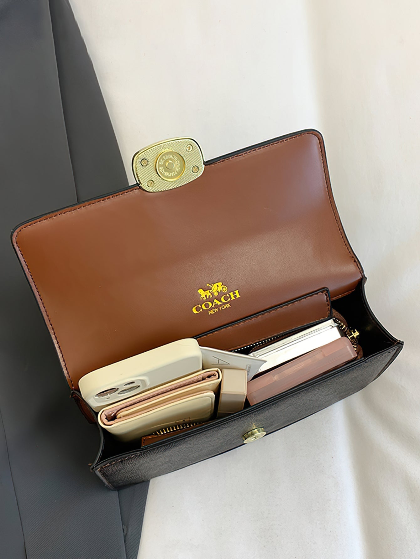 Chic Chain Crossbody Bag: Versatile Mini Square Bag for Effortless Style - 7 Colours