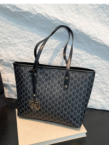 Fashionable retro commuter tote bag