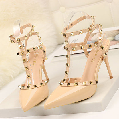 High-heeled casual shoes