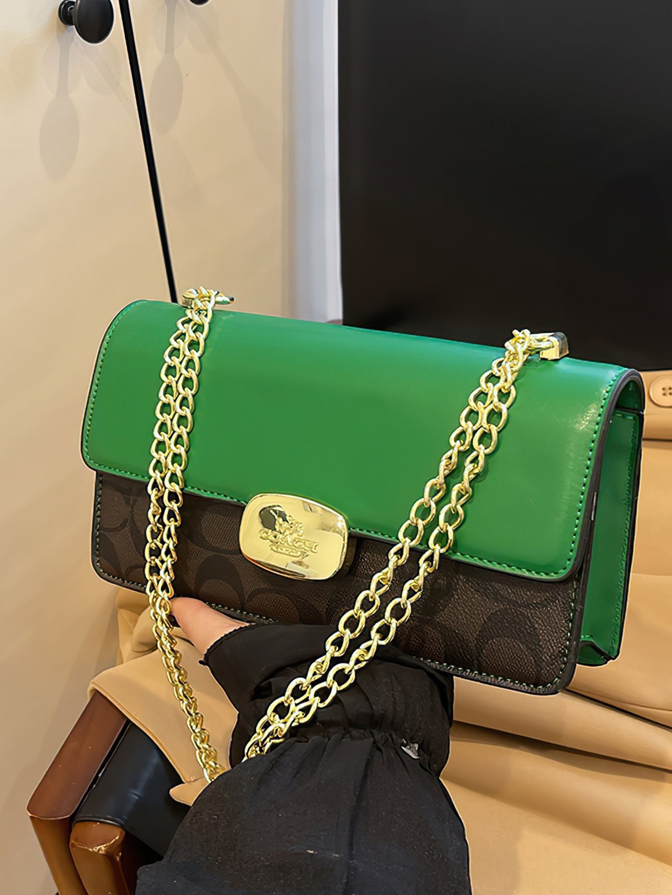 Chic Chain Crossbody Bag: Versatile Mini Square Bag for Effortless Style - 7 Colours