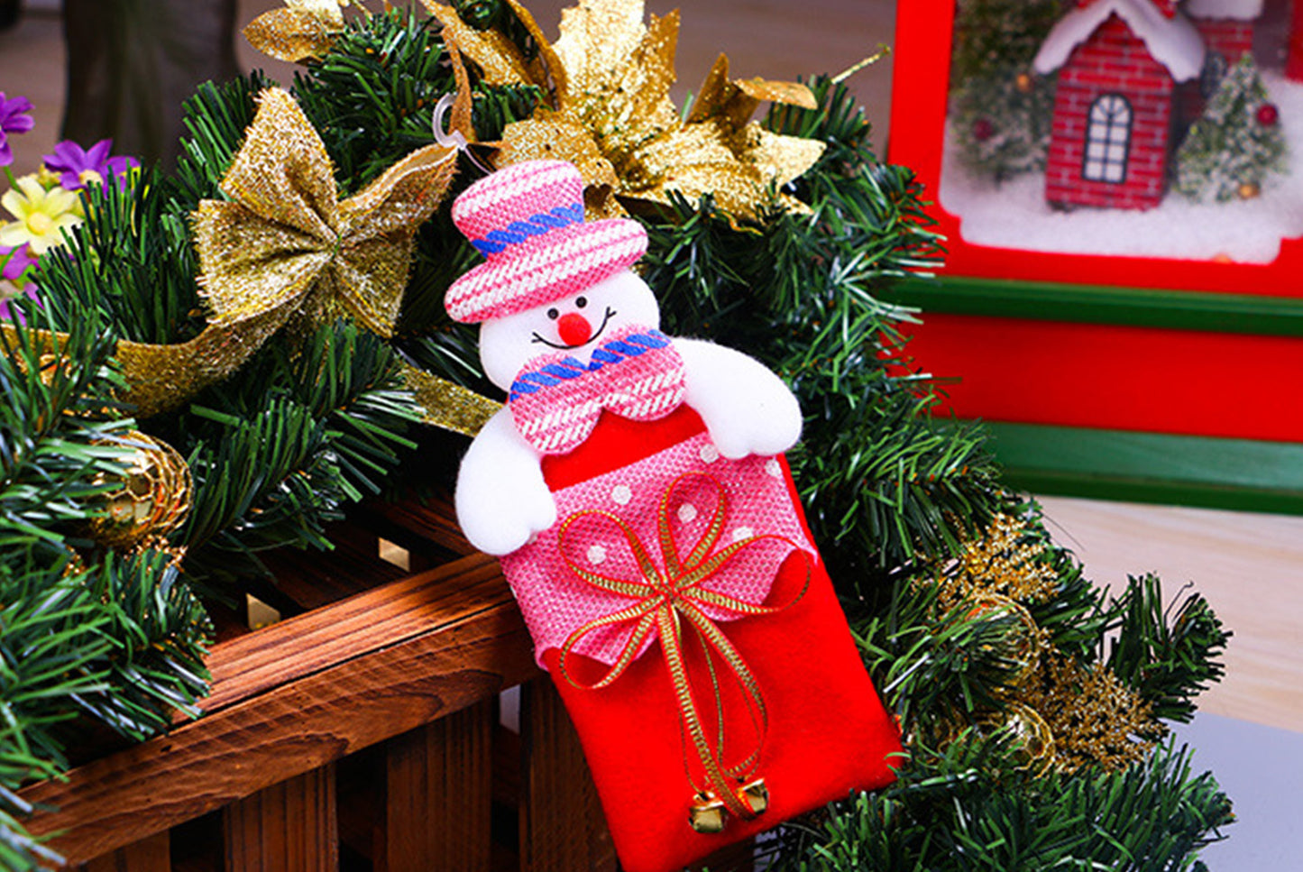 **Christmas Ornament Storage Bag**