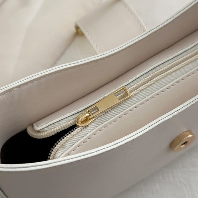 Crossbody handbag