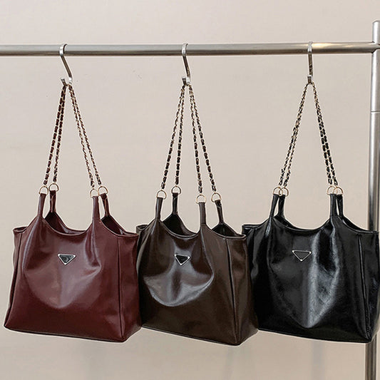 Simple shoulder underarm bag