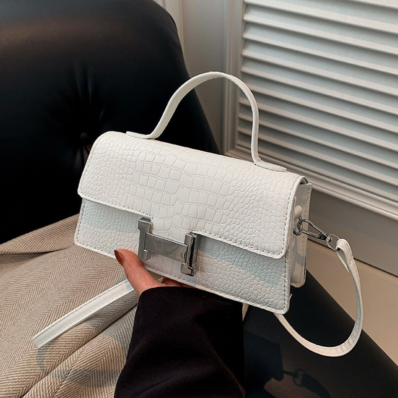 Fashionable simple messenger bag