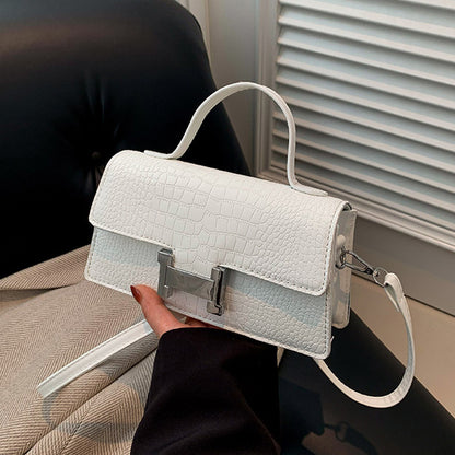 Fashionable simple messenger bag