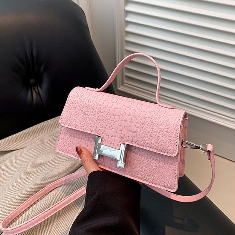 Fashionable simple messenger bag