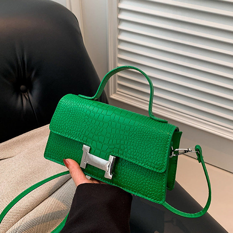 Fashionable simple messenger bag