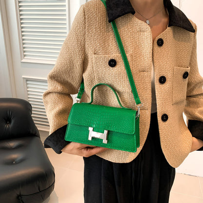 Fashionable simple messenger bag