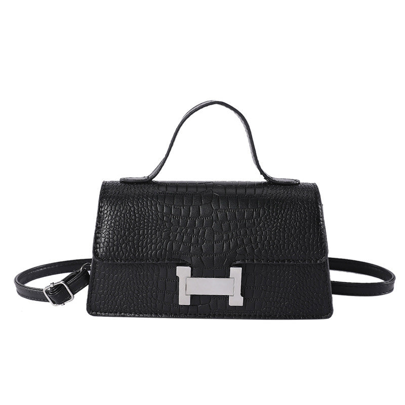 Fashionable simple messenger bag