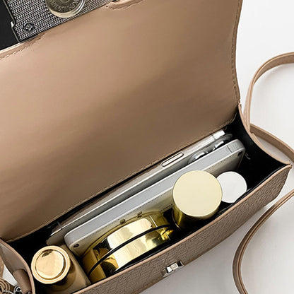 Fashionable simple messenger bag