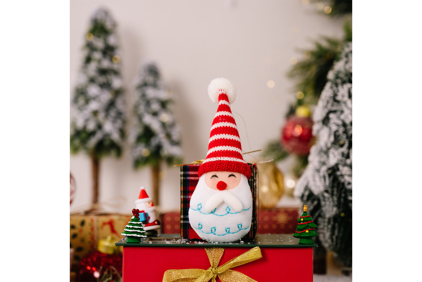 **Christmas Cartoon Striped Pom-Pom Pointed Hat Santa Claus Ornament**