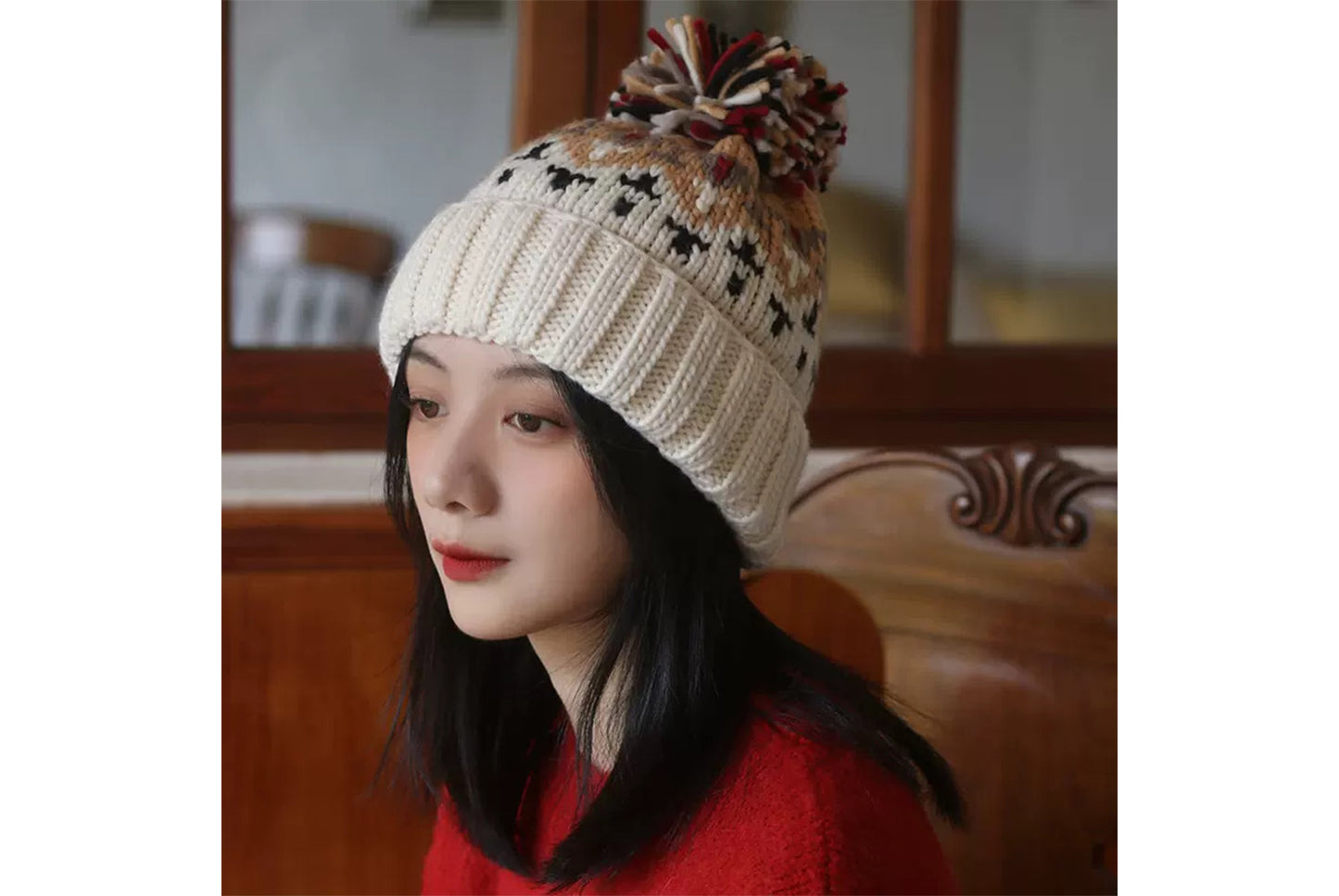 **Colorful Pom-Pom Knitted Hat (Autumn/Winter Warm Ear-Wearing Wool Hat)**