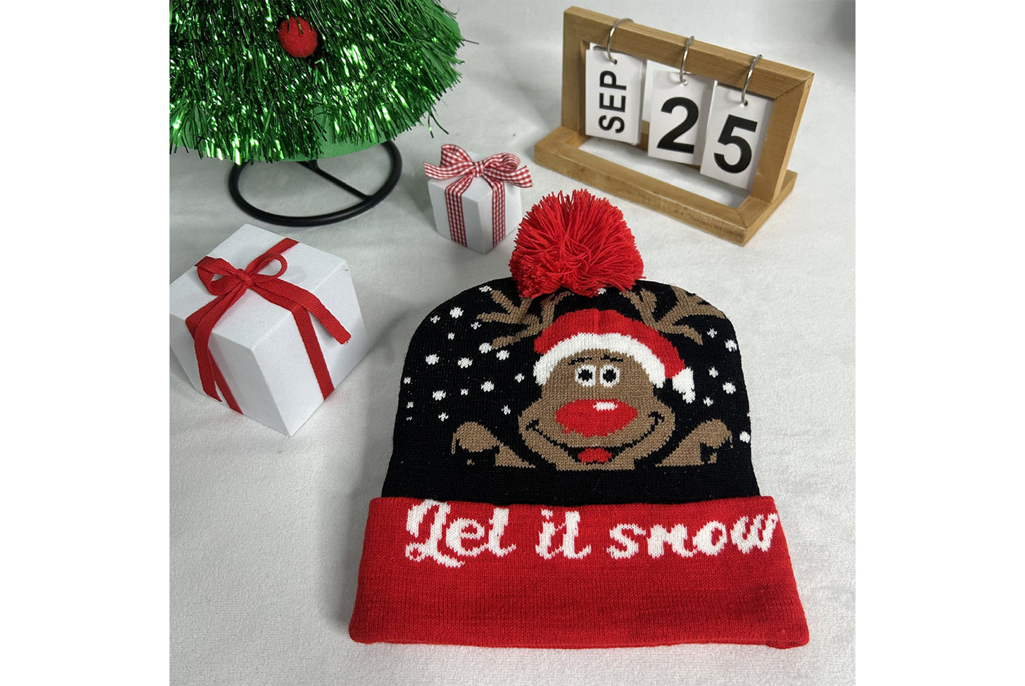 **Christmas LED Pom-Pom Knit Hat (Winter Warm Fold-Up Light-Up Hat)**