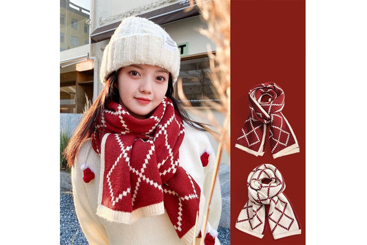 **Christmas Red Knitted Scarf (Winter Warmth Essential)**