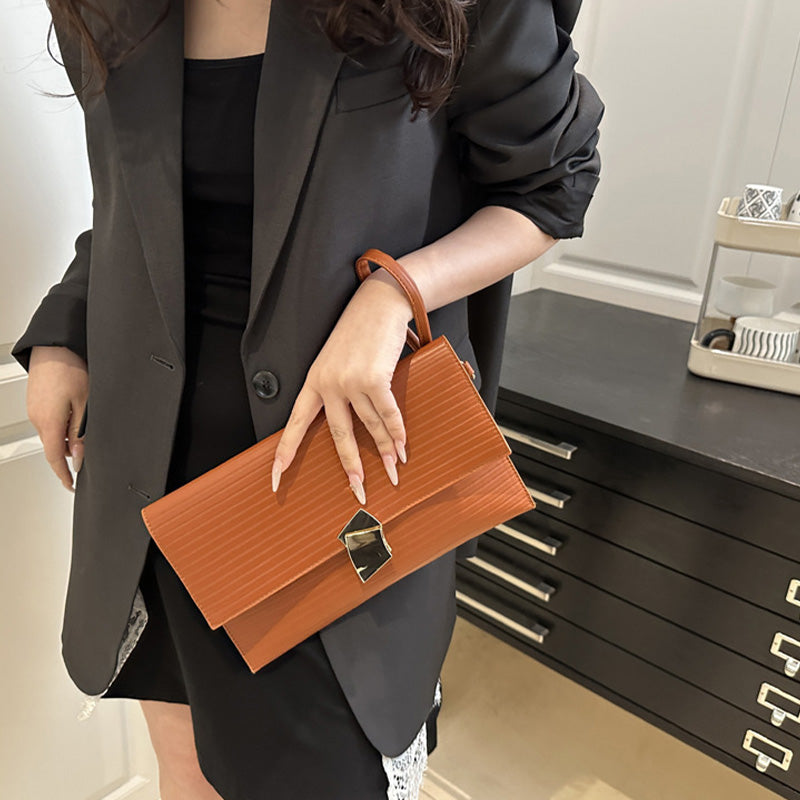 Fashionable small square bag