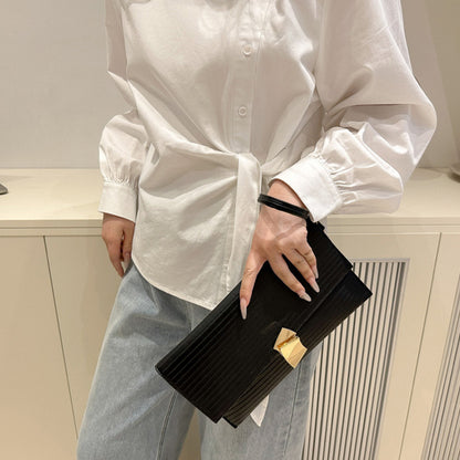 Fashionable small square bag