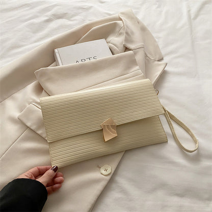 Fashionable small square bag
