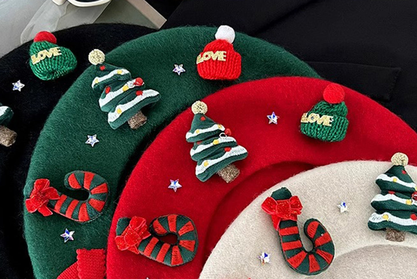 **Christmas Wool Beret (Parent-Child Winter Painter's Hat)**