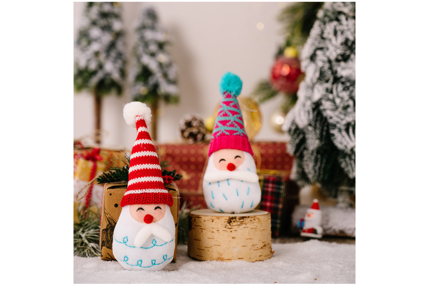 **Christmas Cartoon Striped Pom-Pom Pointed Hat Santa Claus Ornament**