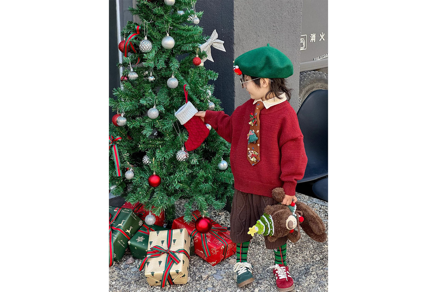 **Christmas Wool Beret (Parent-Child Winter Painter's Hat)**