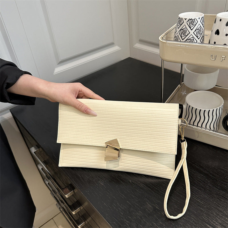 Fashionable small square bag